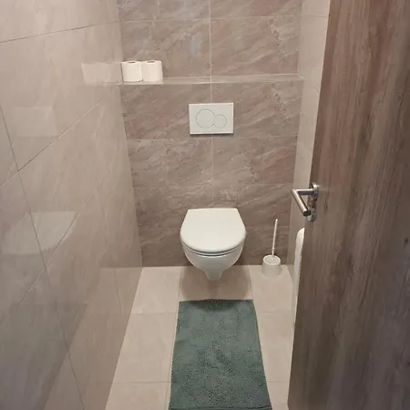 Stylovy V Samorine 2 *